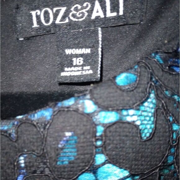 🆕👗Roz & Ali Floral Fit and Flare Dress - Picture 4 of 8